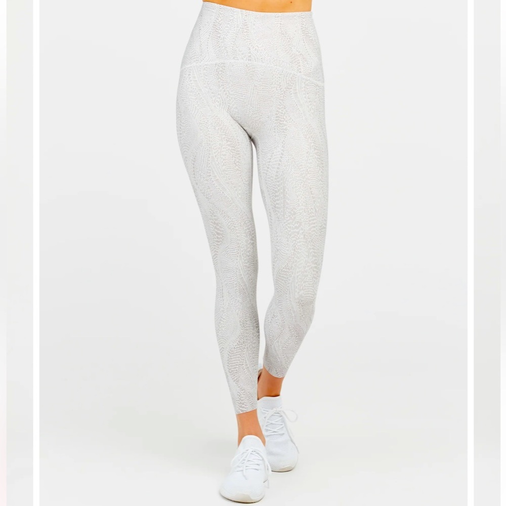 SPANX Booty Boost Leggings - Size Medium (6/8) - Grey Mosaic 7/8